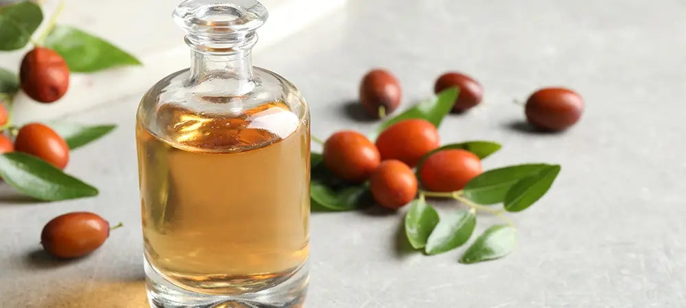 Jojoba Yağının Cilt Bakımındaki Yeri: Faydaları ve Uygulama Rehberi